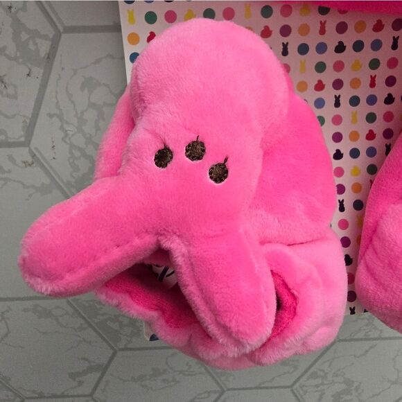 New pink Peeps Baby girl Set Includes Hat, Bib, Booties Easter Bunny PEPPIN CUTE - Picture 3 of 4